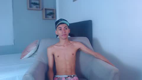 yulian_vasquez online show from 02/25/25, 12:13