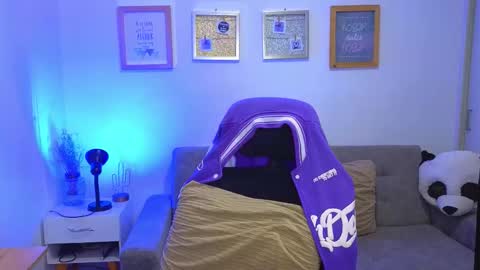 yulian_vasquez online show from 12/04/25, 12:25