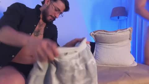 Snapshot of yulianpereira25 chatting on 09/25/25, 12:03 yulian 2811 online show from 09/25/25, 12:03