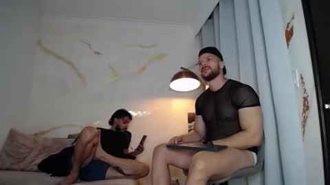 Snapshot of yulianpereira25 chatting on 10/29/25, 03:09 yulian 2811 online show from 10/29/25, 03:09