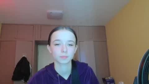 Yuliia online show from 04/25/26, 08:39