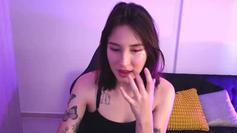 Yulienne online show from 11/28/25, 09:28