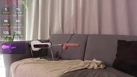 Snapshot of yuliethpetite chatting on 10/21/25, 11:44 yuliethpetite online show from 10/21/25, 11:44