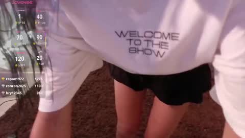 Snapshot of yuliethpetite chatting on 11/04/25, 12:43 yuliethpetite online show from 11/04/25, 12:43