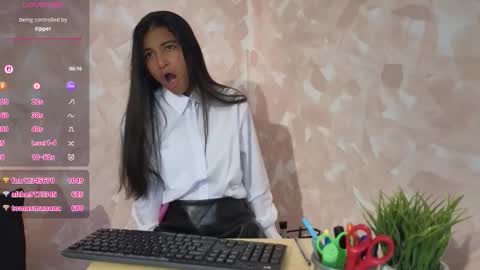 yuliethpetite online show from 03/18/26, 11:46