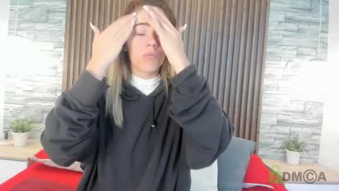 Snapshot of yulievans chatting on 01/03/25, 02:08 yulievans online show from 01/03/25, 02:08