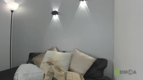 Snapshot of yulievans chatting on 01/12/25, 07:31 yulievans online show from 01/12/25, 07:31