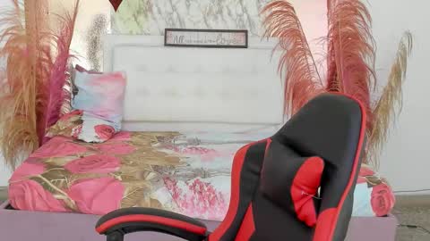 Snapshot of yulisa_fernandez chatting on 12/13/25, 08:04 Yulisa online show from 12/13/25, 08:04