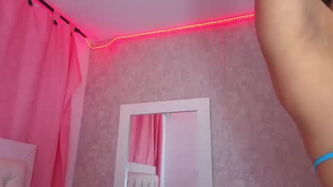 Snapshot of yulissa_girls chatting on 07/17/26, 02:45 yulissa_girls online show from 07/17/26, 02:45