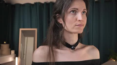 yulla dao online show from 04/23/26, 04:20