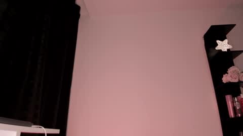 Snapshot of yulxx chatting on 09/29/25, 01:11 yulxx online show from 09/29/25, 01:11