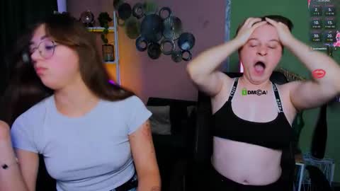 Snapshot of yume_sakura_ chatting on 10/17/25, 08:06 yume_sakura_ online show from 10/17/25, 08:06