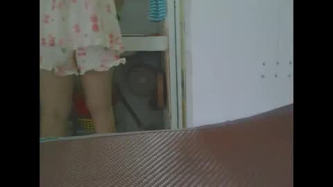 yumi123_ online show from 11/01/25, 12:34