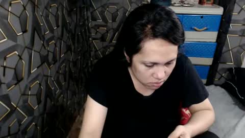 yumi online show from 10/13/25, 02:33