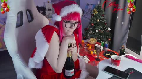 Snapshot of yumi_youkai chatting on 12/31/24, 10:45 Yumi 3 online show from 12/31/24, 10:45