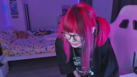 Snapshot of yumi_youkai chatting on 09/17/25, 05:25 Yumi 3 online show from 09/17/25, 05:25