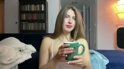 Snapshot of yumiandwolf chatting on 01/15/25, 06:22 yumiandwolf online show from 01/15/25, 06:22