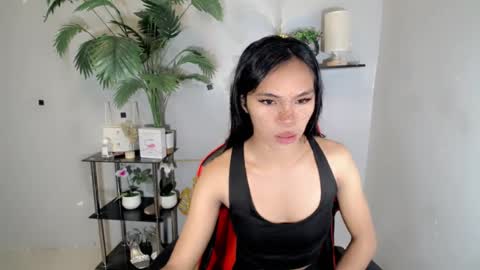 Snapshot of yumiexx chatting on 07/14/26, 02:05 CALL ME YUMLEXX online show from 07/14/26, 02:05