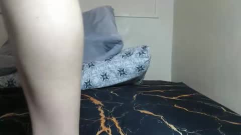 yummy72747 online show from 04/22/26, 09:44