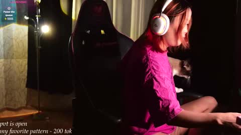 Snapshot of yummy_maya chatting on 01/14/26, 04:45 Chimi online show from 01/14/26, 04:45