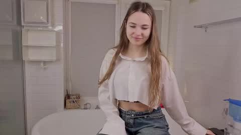 Snapshot of yummyemiily chatting on 02/07/26, 05:16 Emily online show from 02/07/26, 05:16