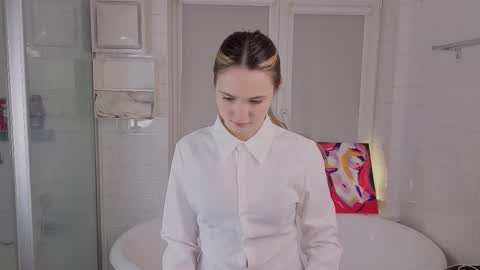 Snapshot of yummyemiily chatting on 02/25/26, 04:49 Emily online show from 02/25/26, 04:49