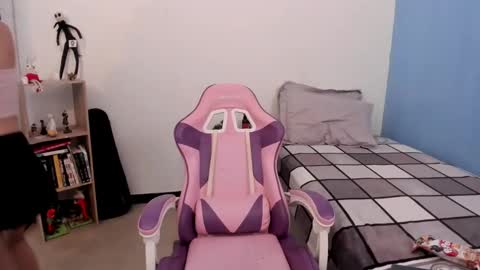 Yuna online show from 12/22/24, 04:27