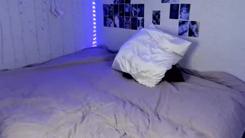 Yuna online show from 03/11/25, 02:51