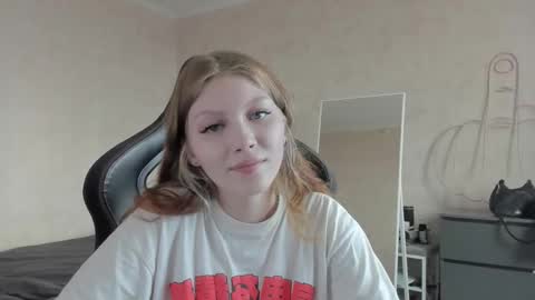 yunarosee online show from 09/13/25, 12:16