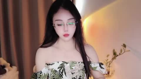 Snapshot of yuner0715 chatting on 07/24/26, 04:43 YunEr online show from 07/24/26, 04:43