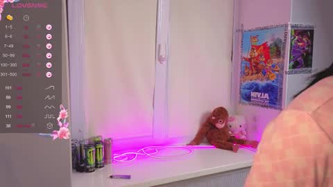 yung_leana online show from 11/18/25, 08:24