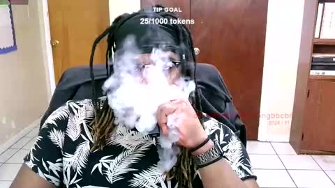 Snapshot of yungbbcbro chatting on 12/07/24, 05:26 Octavian online show from 12/07/24, 05:26