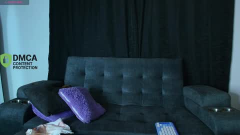 Snapshot of yungelitamor_ chatting on 05/06/26, 04:52 ELITA online show from 05/06/26, 04:52