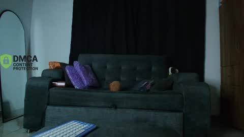 Snapshot of yungelitamor_ chatting on 05/17/26, 05:05 ELITA online show from 05/17/26, 05:05