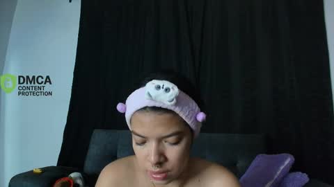 Snapshot of yungelitamor_ chatting on 05/22/26, 04:52 ELITA online show from 05/22/26, 04:52
