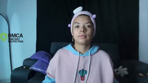 Snapshot of yungelitamor_ chatting on 06/09/26, 04:57 ELITA online show from 06/09/26, 04:57