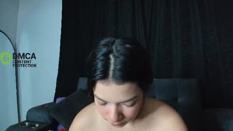 Snapshot of yungelitamor_ chatting on 06/25/26, 05:12 ELITA online show from 06/25/26, 05:12
