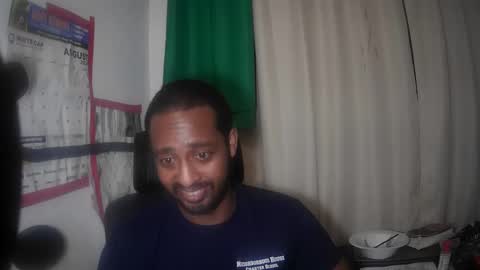 Snapshot of yungma chatting on 10/27/25, 01:42 yungswade online show from 10/27/25, 01:42