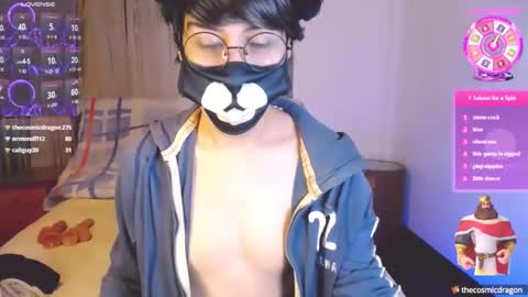 Snapshot of yuniorb chatting on 02/08/25, 03:41 the puppy boy online show from 02/08/25, 03:41