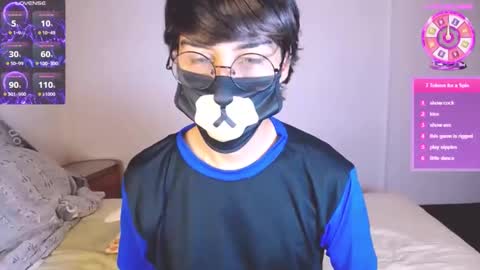 Snapshot of yuniorb chatting on 09/22/25, 03:08 the puppy boy online show from 09/22/25, 03:08