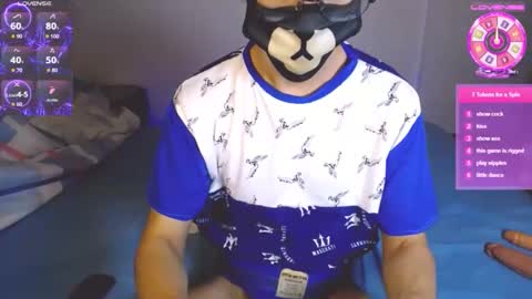 Snapshot of yuniorb chatting on 10/19/25, 03:51 the puppy boy online show from 10/19/25, 03:51