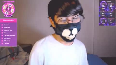 Snapshot of yuniorb chatting on 11/24/25, 03:28 the puppy boy online show from 11/24/25, 03:28