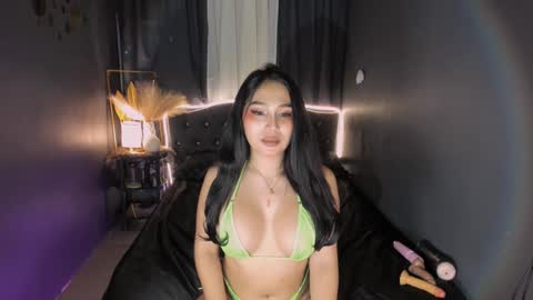 Snapshot of yuriefoster chatting on 01/07/25, 12:45 Yurie online show from 01/07/25, 12:45
