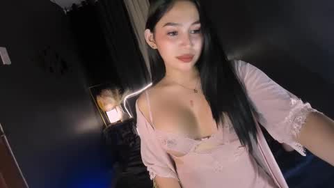 Snapshot of yuriefoster chatting on 02/25/25, 03:09 Yurie online show from 02/25/25, 03:09