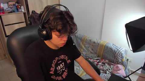 yurii_moody online show from 10/31/25, 03:13