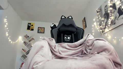 paola online show from 12/22/24, 06:26