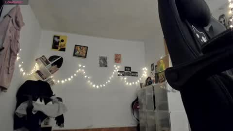 paola online show from 02/16/25, 11:48