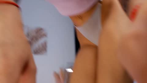 Snapshot of yuukenzi chatting on 01/07/25, 12:31 Maria online show from 01/07/25, 12:31