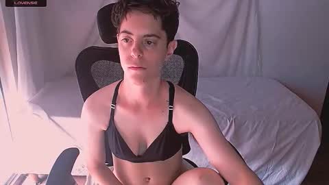 Yuyu online show from 02/15/26, 07:32