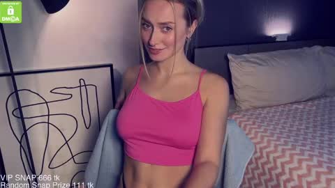 Snapshot of yvie_ chatting on 12/04/24, 08:45 The Queen Bitch of the United Kingdom online show from 12/04/24, 08:45